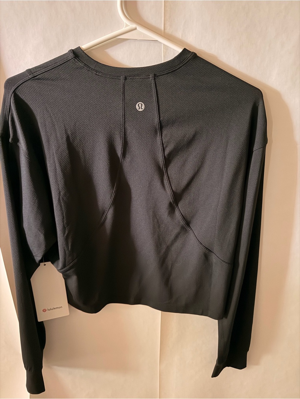 lululemon athletica Black Long-Sleeve Training Crew / Size 2 - Picture 2 of 4